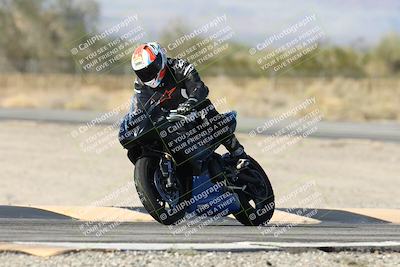 media/Dec-01-2025-Moto Forza (Mon) [[2daa91e15f]]/3-Beginner Group/Session 3 (Turn 3)/